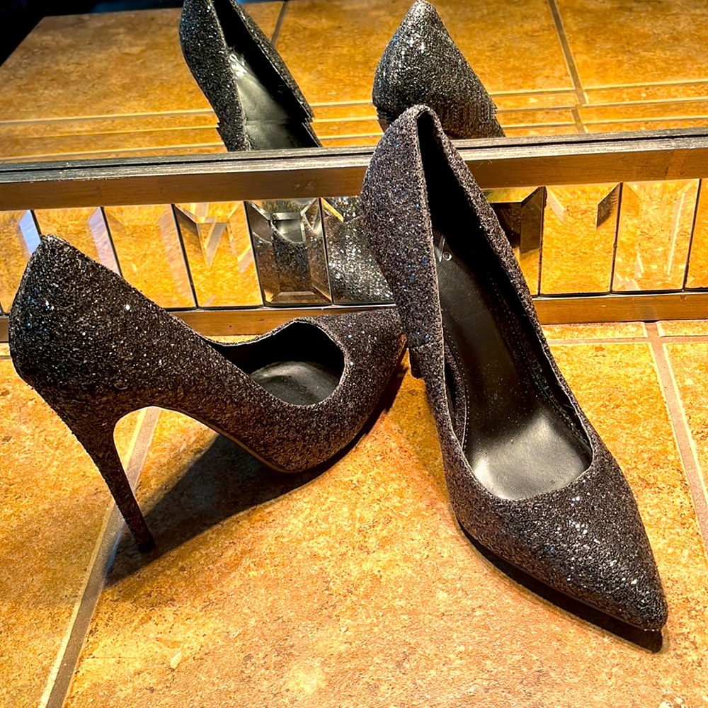 NWT Black Glitter Pumps